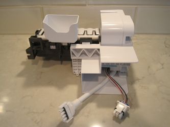 GE WR30X28682 Refrigerator Ice Maker