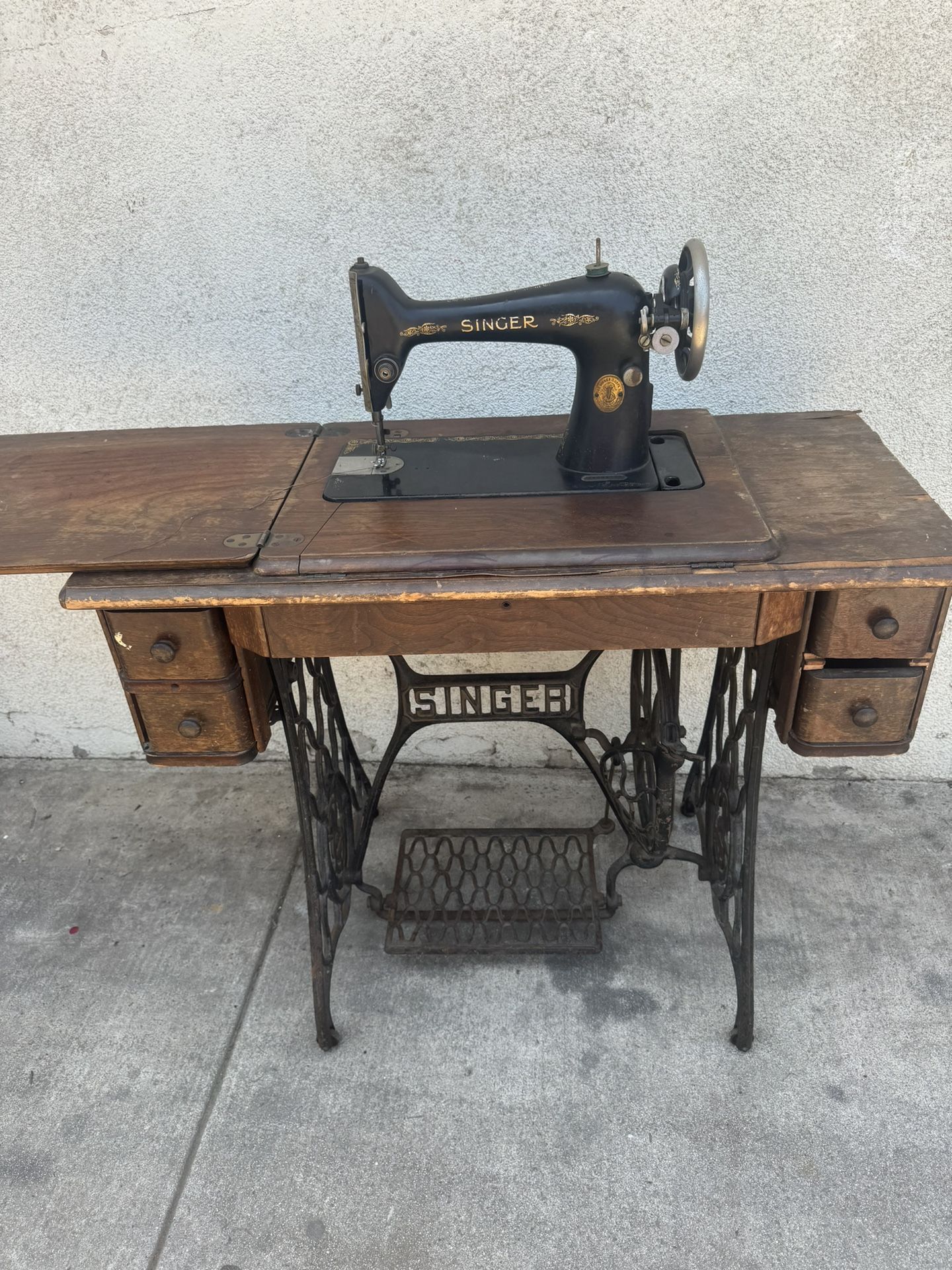 Singer Sewing Machine