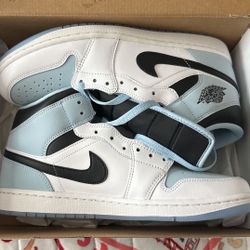 New Jordan 1 Mid SE White Ice Blue 