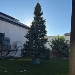 9’ Christmas Tree 