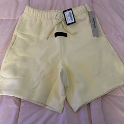 ESSENTIALS Fear of God Shorts – Light Yellow