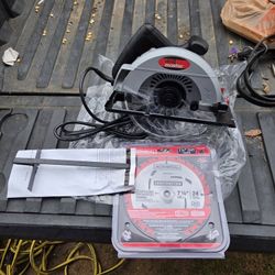 Brand New Skil Saw With Blade