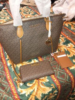 Michael kors set bags