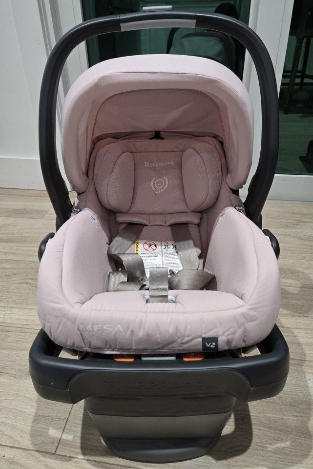 UPPAbaby MESA V2 infant car seat