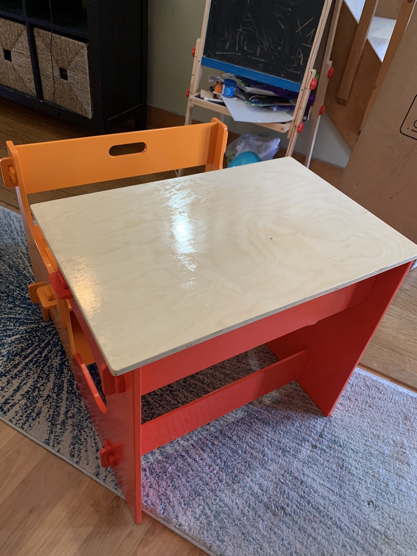 Kids Desk And Seat