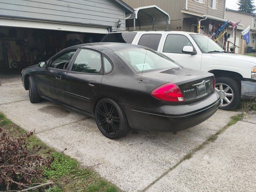 2001 Ford Taurus