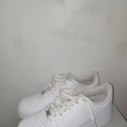 Air FORCE 1 MEN SIZE 10.5 