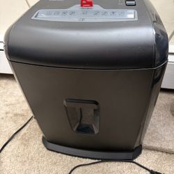Cross-cut Shredder with Lockout Key