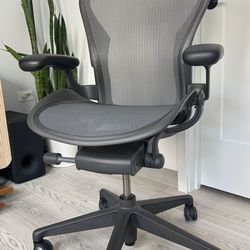 Herman Miller Aeron Remastered version Size B