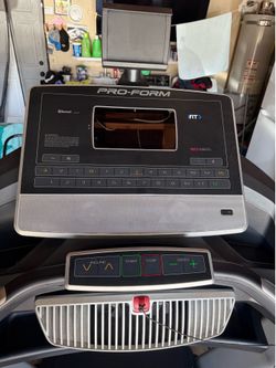 Pro Form Pro 2000 treadmill