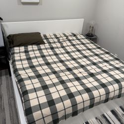 IKEA Malm King Bed Frame With 4 Drawers 