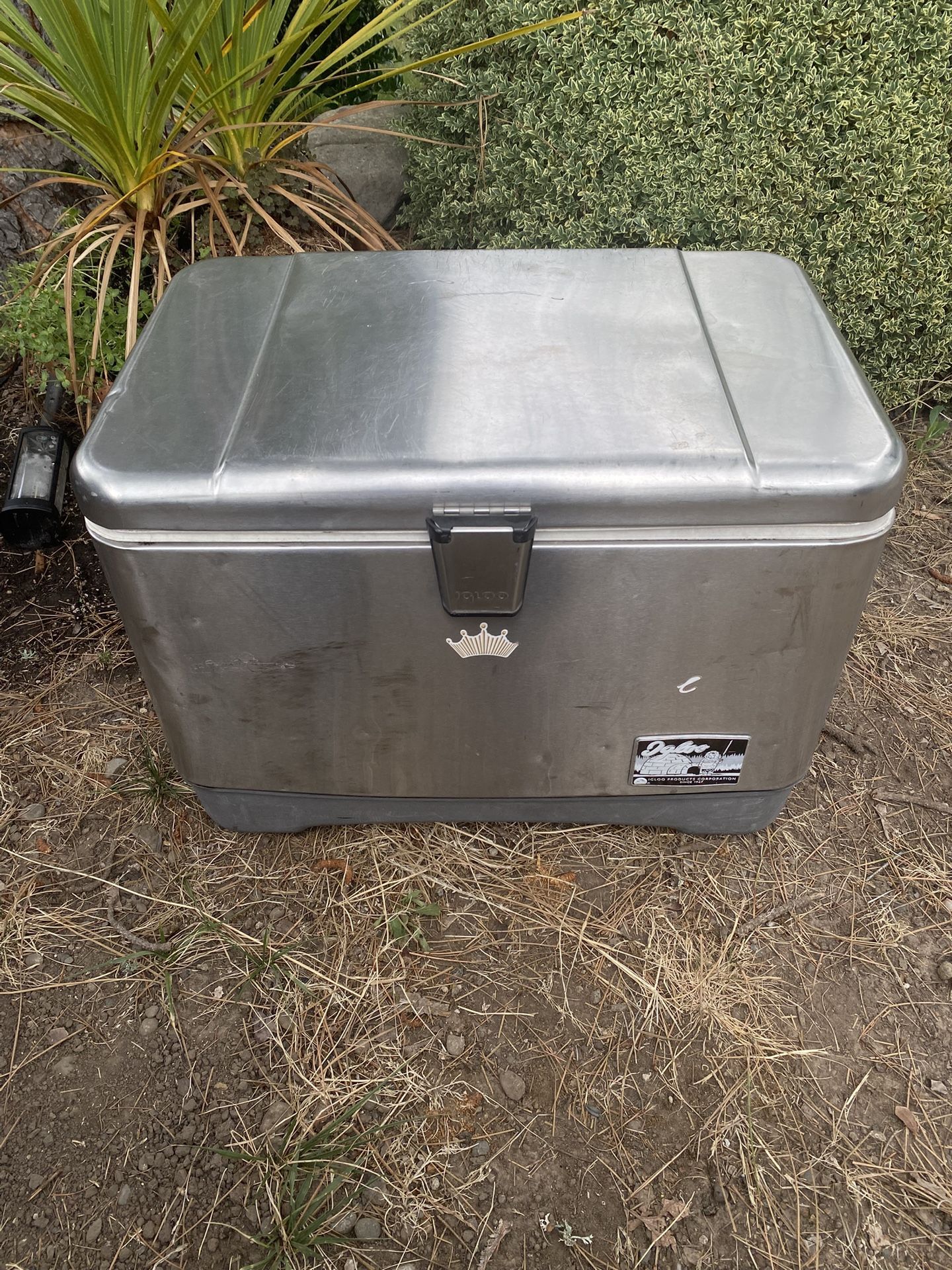 Aluminum Clad Full Sized Igloo cooler