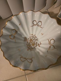 Gold laced bowl