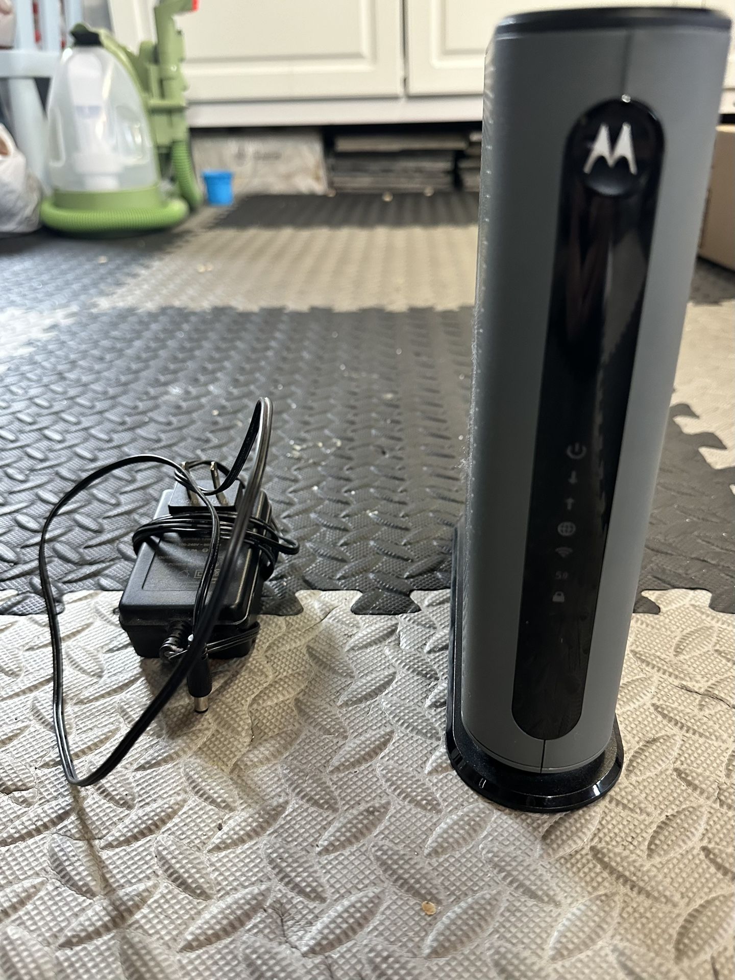 Wi FI Modem Router Combo Motorola MG 7550