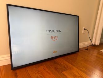 Insignia 43" LED TV NS-43F301NA22