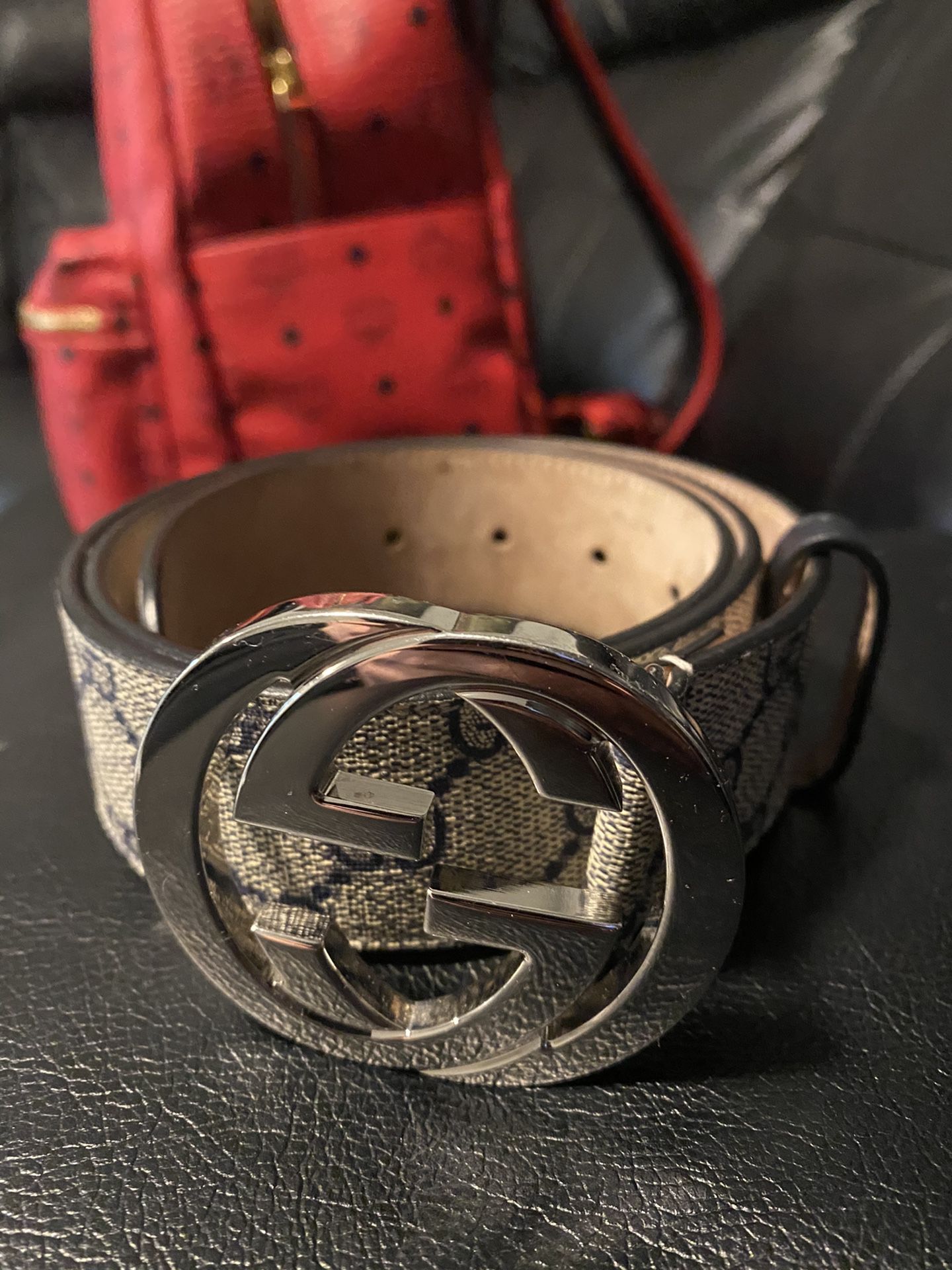 Mens gucci belt perfect condition with dust bag