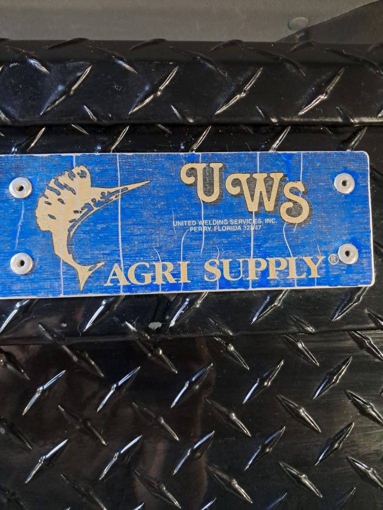 Mid Size Truck Tool Box