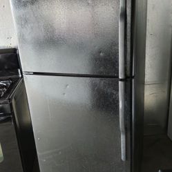 Black GE refrigerator 