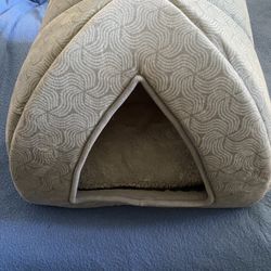 Like New La. Ti. Paw Blue Swirl Velvet Pet Cave House Blue 16in. X 16in. X 12.5in