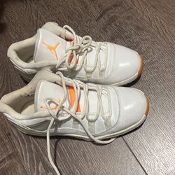 Jordans 2Y