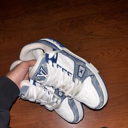 Lv Trainer Sneakers