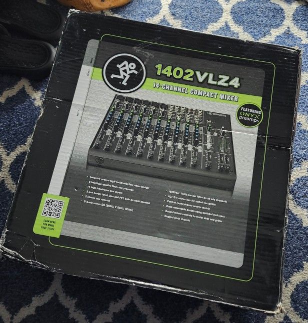 1402VLZ4 14-Channel Compact Mixer