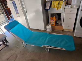 NEW Beach Lounger or Pool Lounger Blue foldable