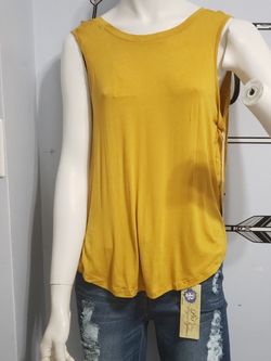 Size small top