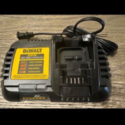 NEW DEWALT 6AMP FAST CHARGER 