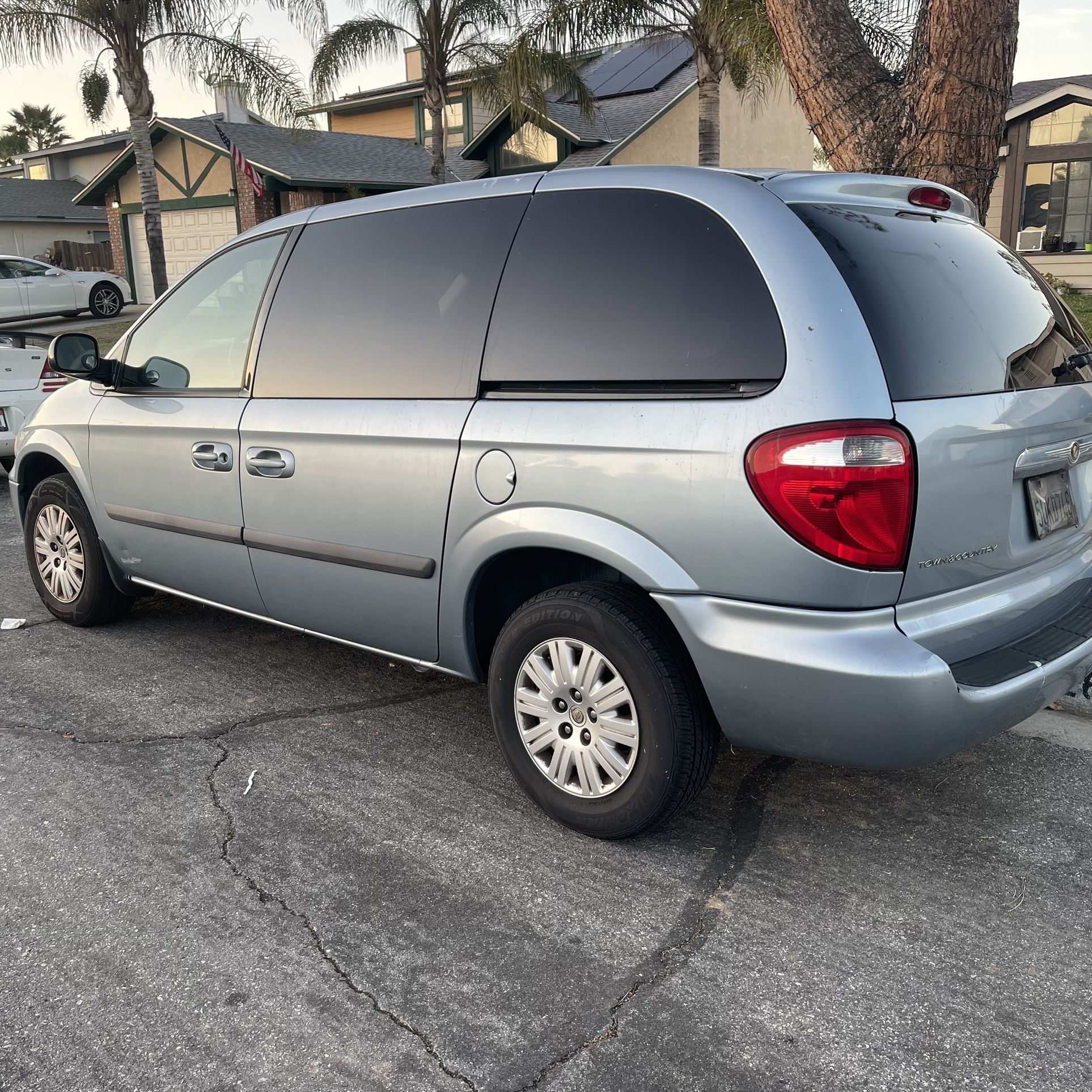 2005 Chrysler Town & Country