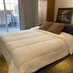 Tempur-pedic Ergo Adjustable Bed. 