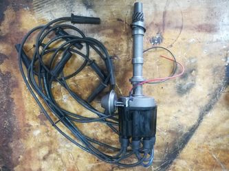 DISTRIBUTER CHEVROLET DELCO REMY #1112844 DATE CODE 3K4 WITH SPARKPLUG WIRES INClUDED 69 CAMARO
