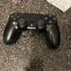 PS4 Controller Comes With Games