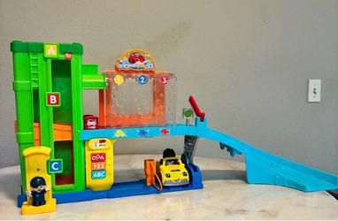Fisher-Price Little People Car Wash Playset