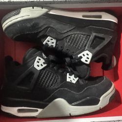 Jordan 4s