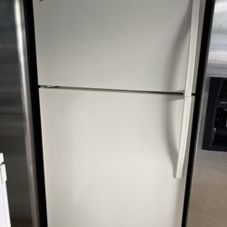 Whirlpool Refrigerator 33W66H Everything Works Good 1 Month Warranty delivery Available 
