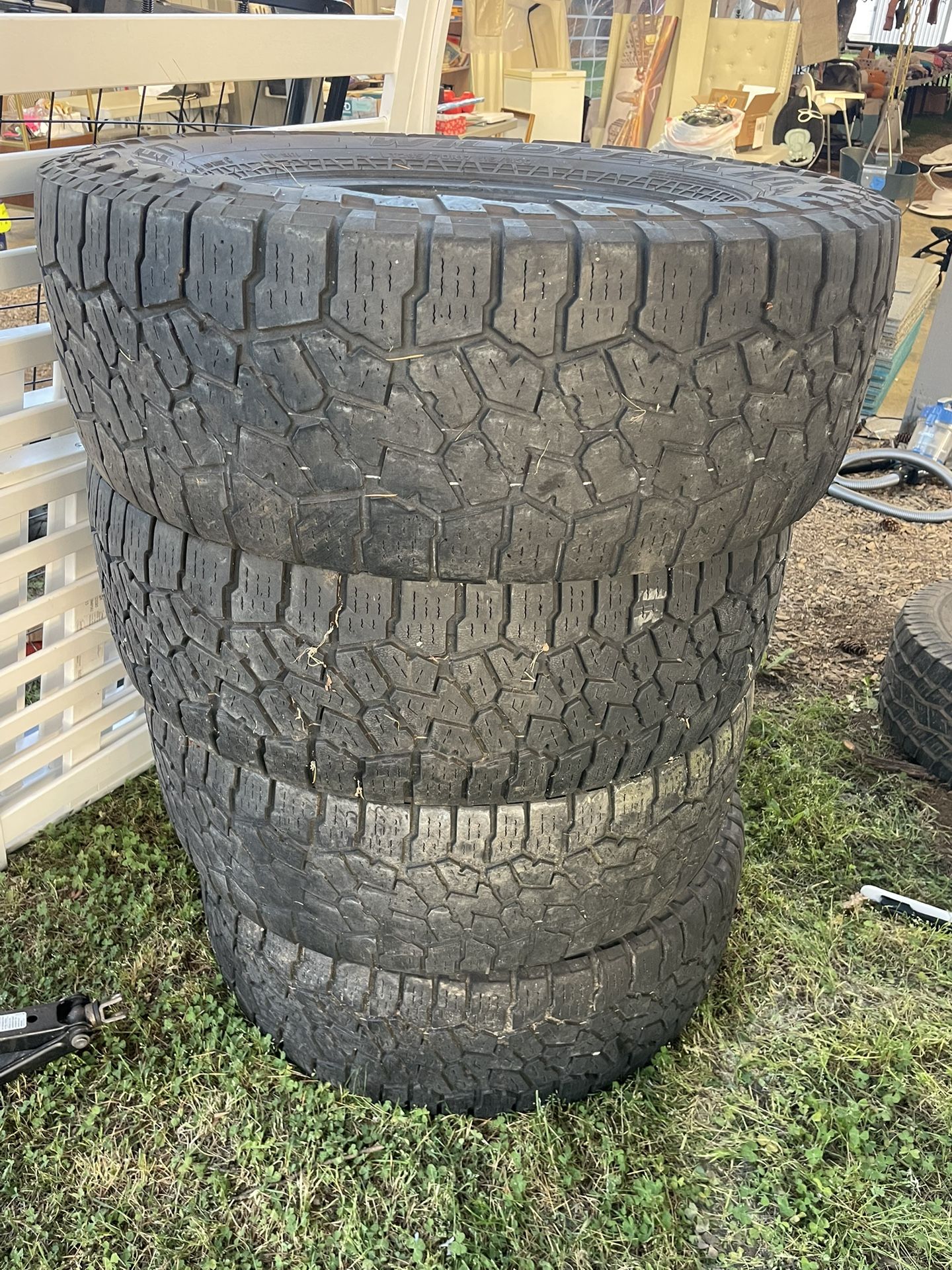 Falken 285/70R17 Tires full set of 4