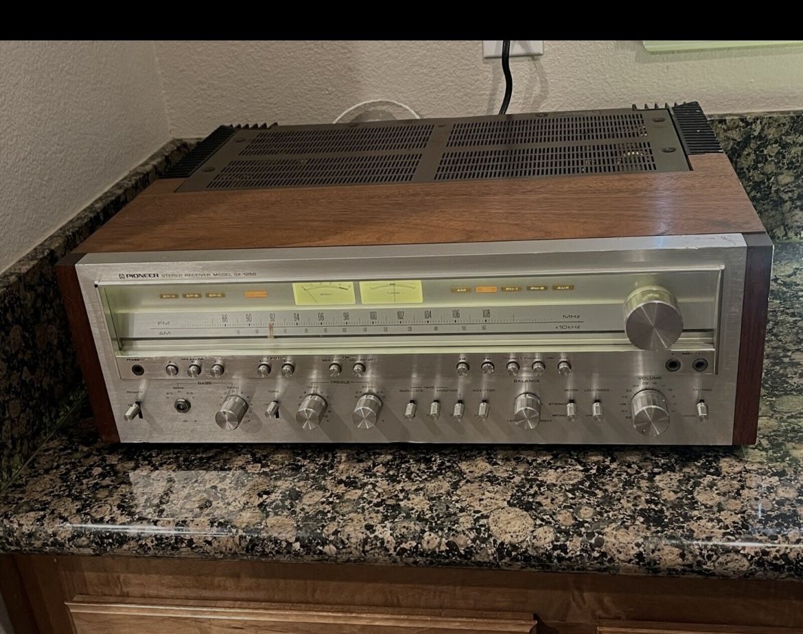 Vintage pioneer stereo receiver model SX 1250  