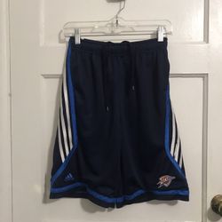 Boys Adidas Shorts 👦🏻    