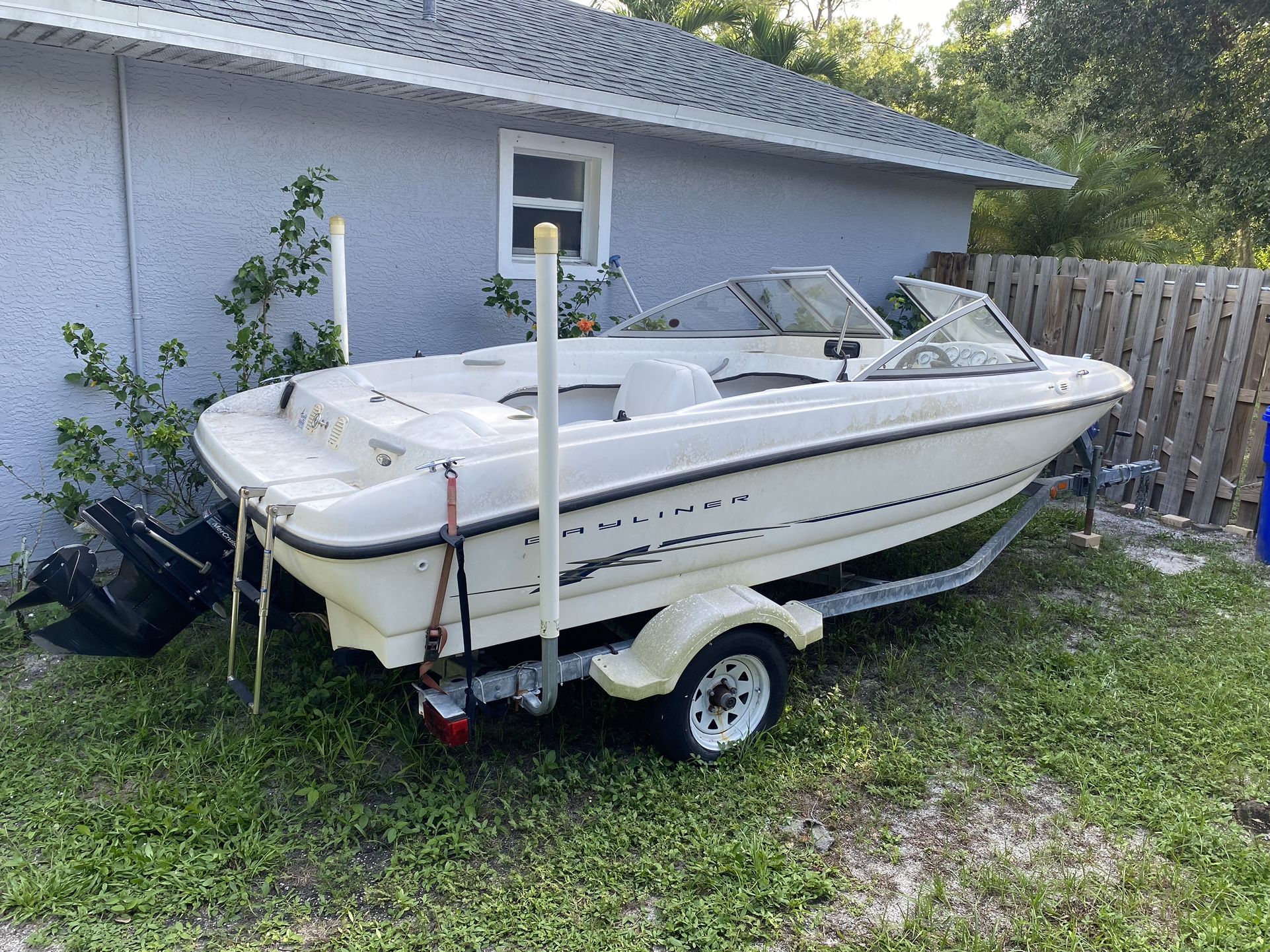 Bay liner, Mer cruiser, 17’ 1/2