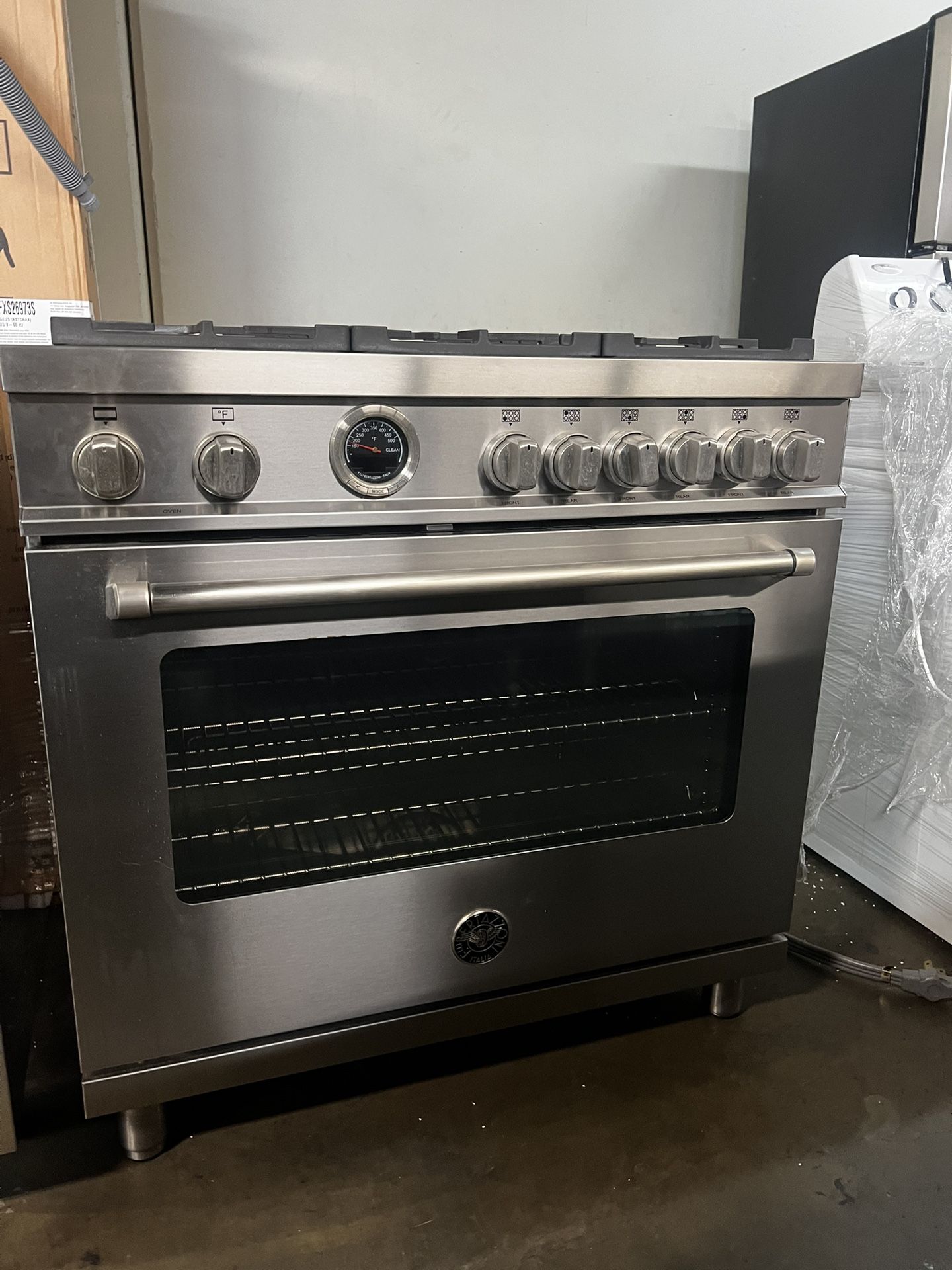 Bertazonni 36”Wide Dual Fuel Range Stove In Stainless Steel
