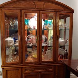 China Cabinet & Hutch