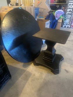 Table and 4 metal kitchen chairs