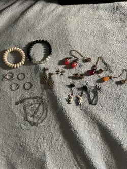 Bundle Of Jewelry 