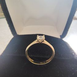 10k Gold Engagement Ring Size 8