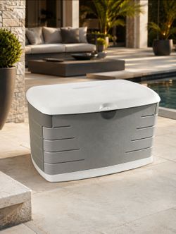 Rubbermaid Storage Chest