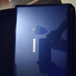 Samsung mini laptop  With Charger 
