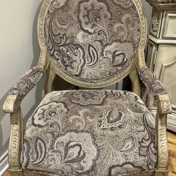 Accent Chair 