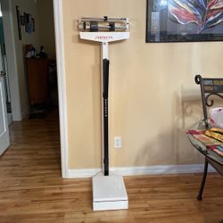 350 Lb Doctors Scale And Height Measure