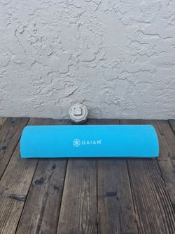 Gaiam Turquoise Yoga Mat